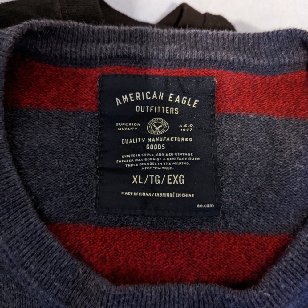 American eagle sweat shirt